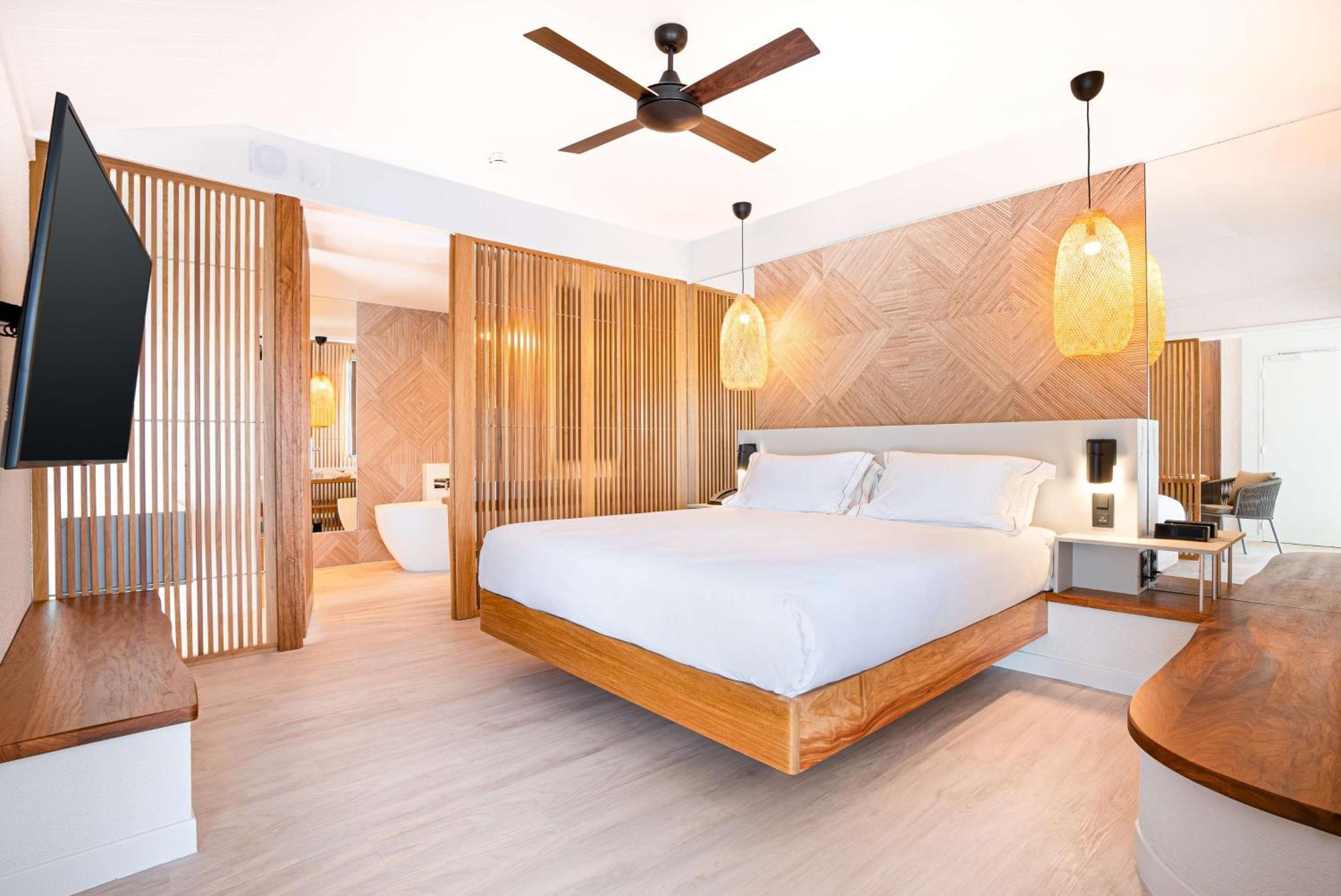 Doubletree By Hilton Noumea Ilot Maitre Resort Exterior photo